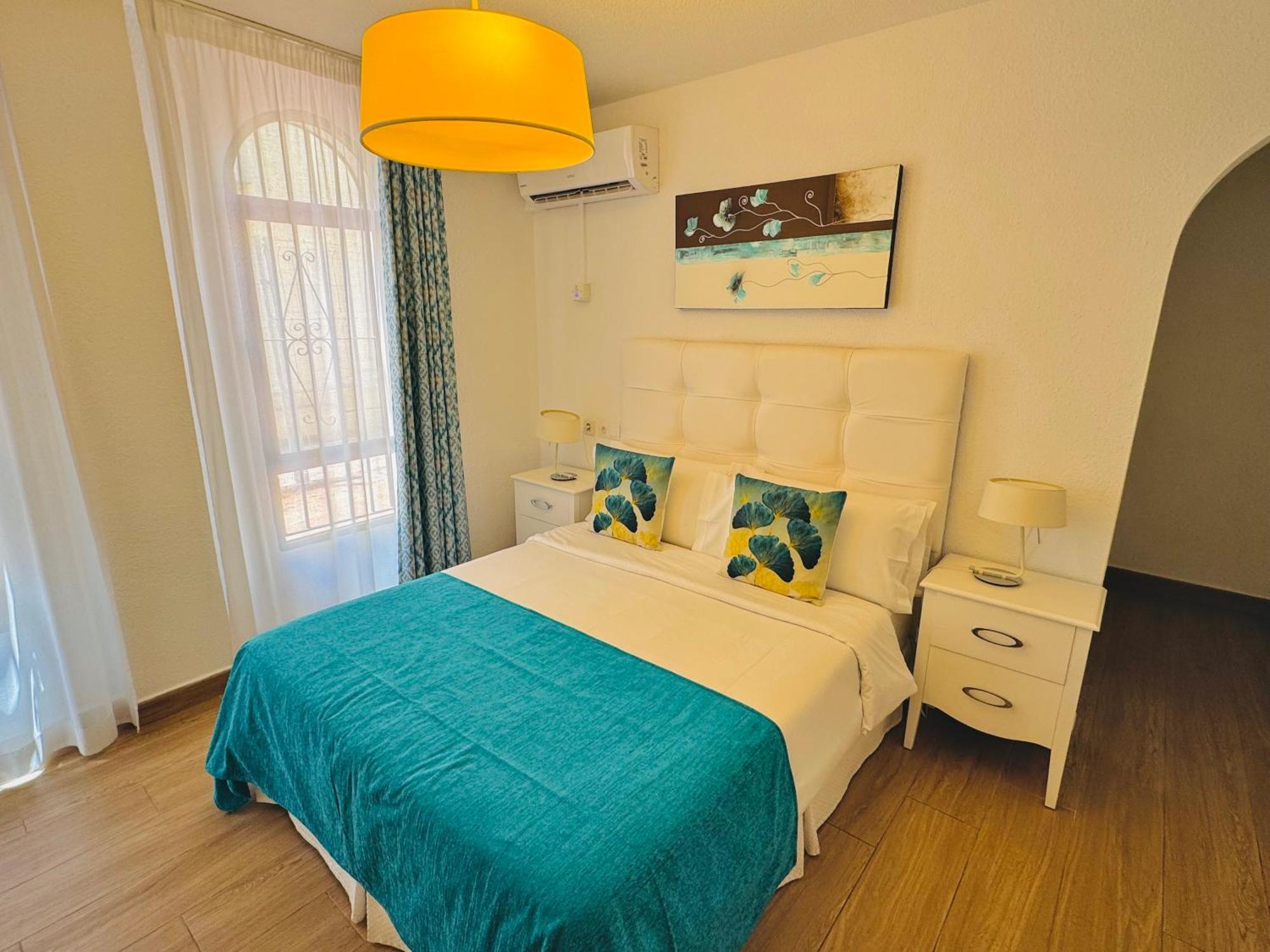 Pueblo Evita Premium Suites Бенальмадена Екстер'єр фото