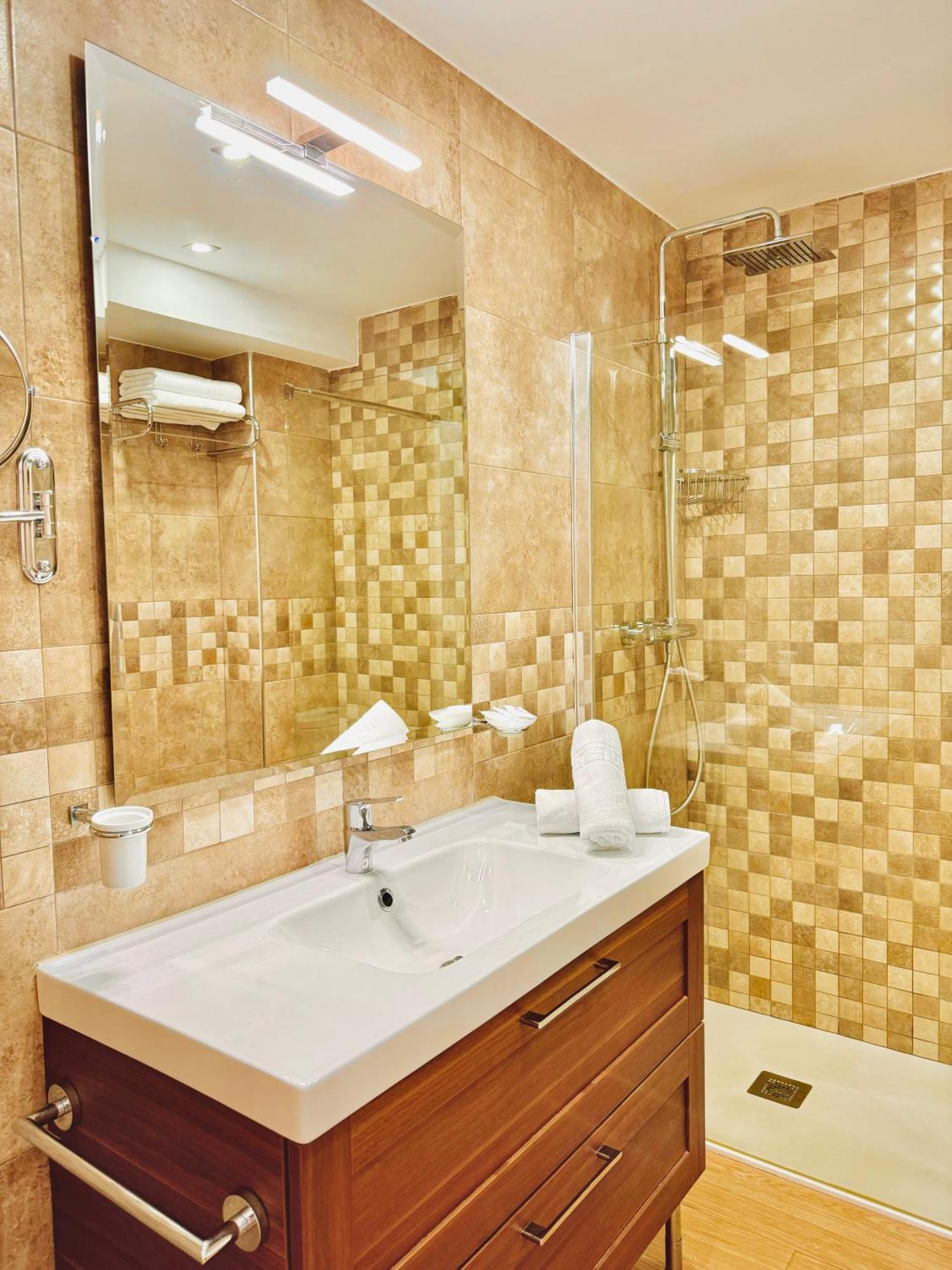 Pueblo Evita Premium Suites Бенальмадена Екстер'єр фото
