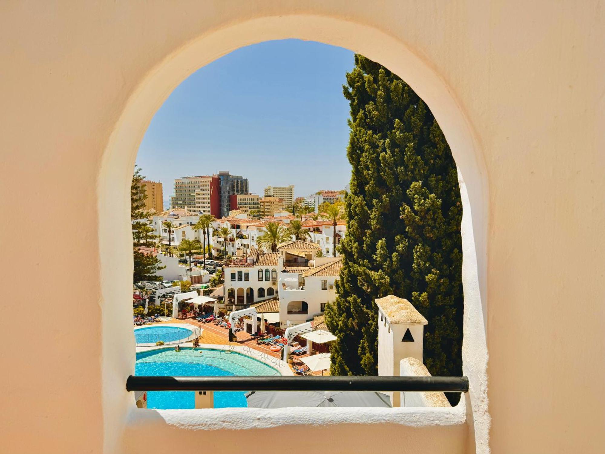 Pueblo Evita Premium Suites Бенальмадена Екстер'єр фото