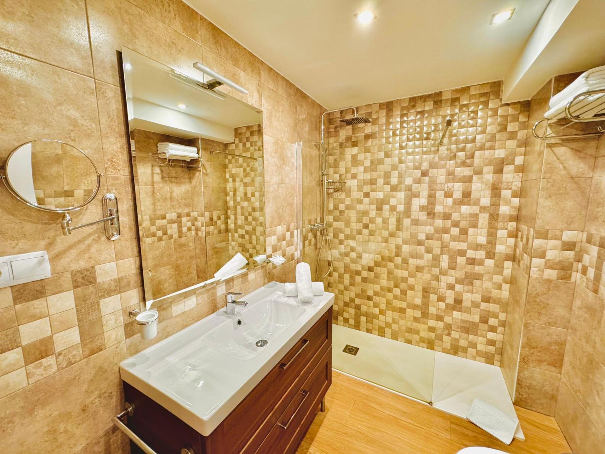 Pueblo Evita Premium Suites Бенальмадена Екстер'єр фото
