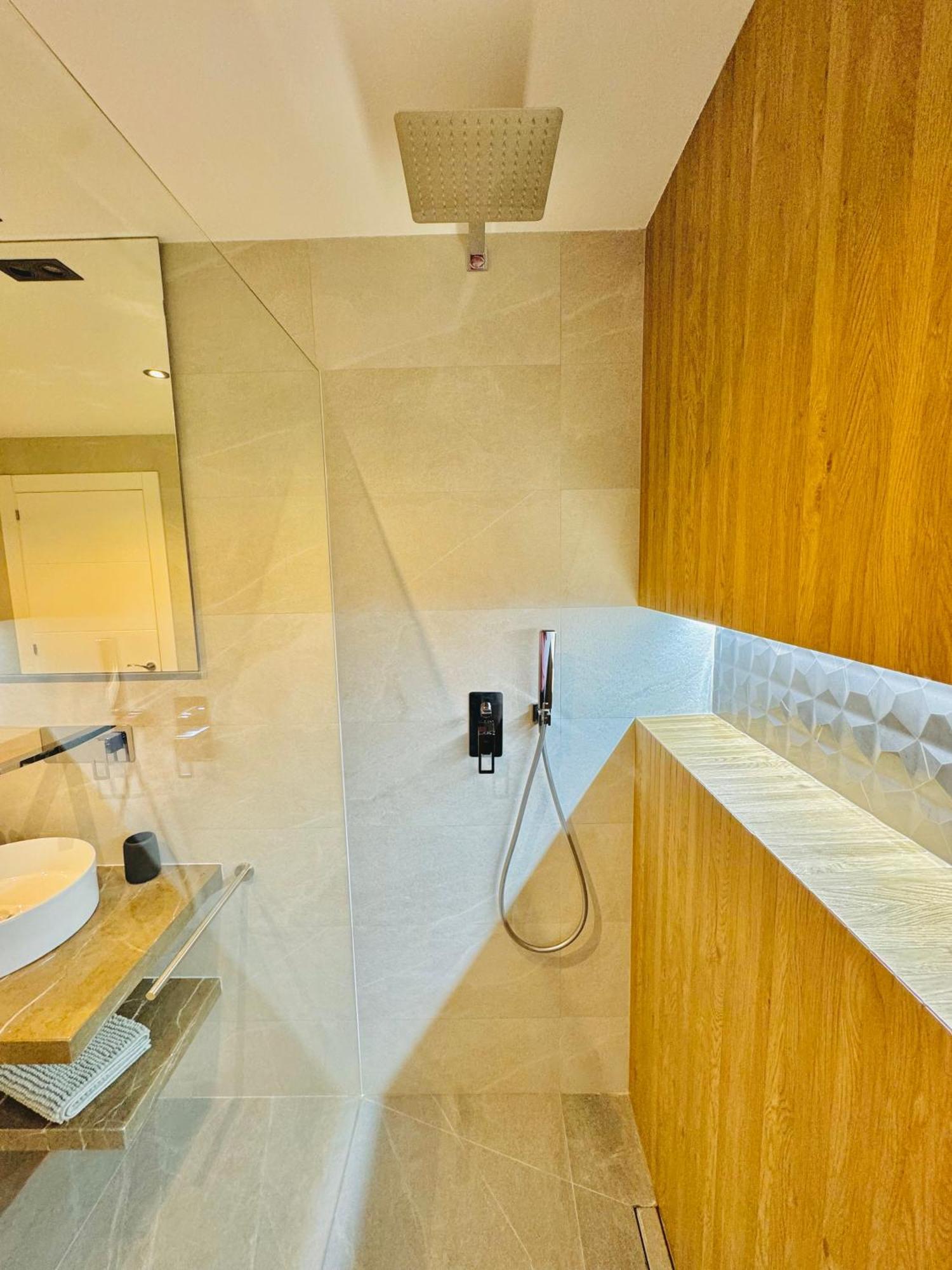Pueblo Evita Premium Suites Бенальмадена Екстер'єр фото